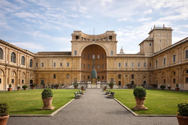 Private Vatican tour experience in Rome